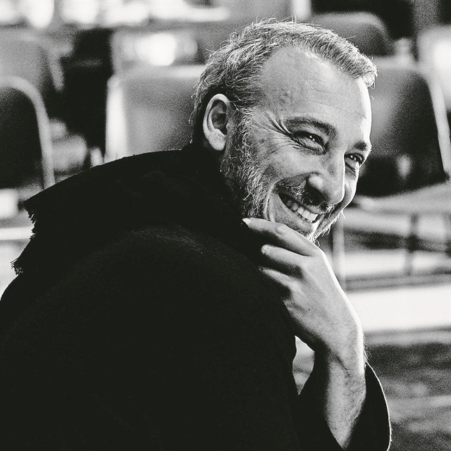 Μίνως Μάτσας: «Στο θέατρο ο συνθέτης δεν παίρνει μερίδιο»