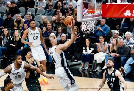 Δύσκολα οι Σπερς τους Νετς, νίκες για Μάτζικ και Πίστονς (vids)