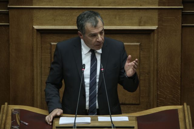 Θεοδωράκης: Οχι σε κοινοβουλευτικές ομάδες με δανεικούς βουλευτές