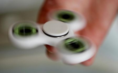 Κίνδυνος : Το δάχτυλο μαθητή σφηνώθηκε στο δημοφιλές παιχνίδι fidget spinner