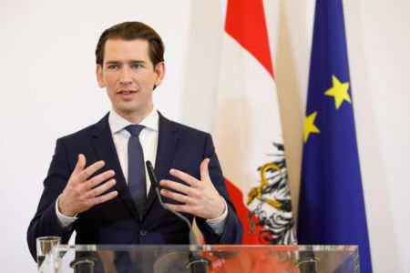 Δεν βιάζεται να αναγνωρίσει Γκουαϊδό η Αυστρία