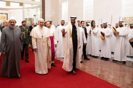 Ιστορική επίσκεψη του πάπα Φραγκίσκου στην αραβική χερσόνησο