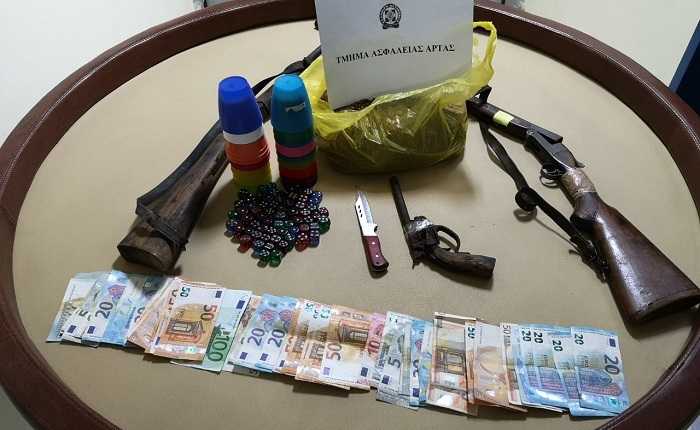 Άρτα: Στον Εισαγγελέα για «ζάρια» 10 τζογαδόροι, ιδιοκτήτρια καφενείου και ο τσιλιαδόρος