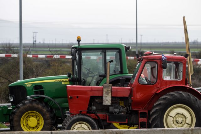 Κλιμακώνουν τις κινητοποιήσεις τους οι αγρότες