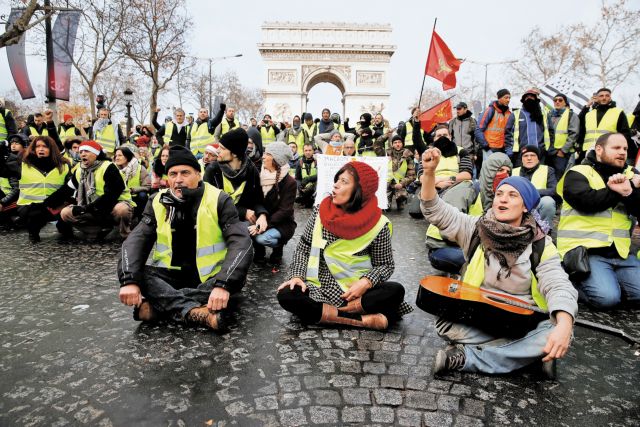 Γενική απεργία στη Γαλλία: Συνδικάτα και «κίτρινα γιλέκα» διαδηλώνουν μαζί