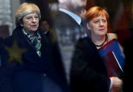 Μέρκελ: Αποκλείεται νέα διαπραγμάτευση για το Brexit