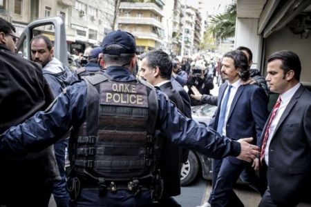 Αγκυρα: Επικήρυξε τους 8 Τούρκους αξιωματικούς