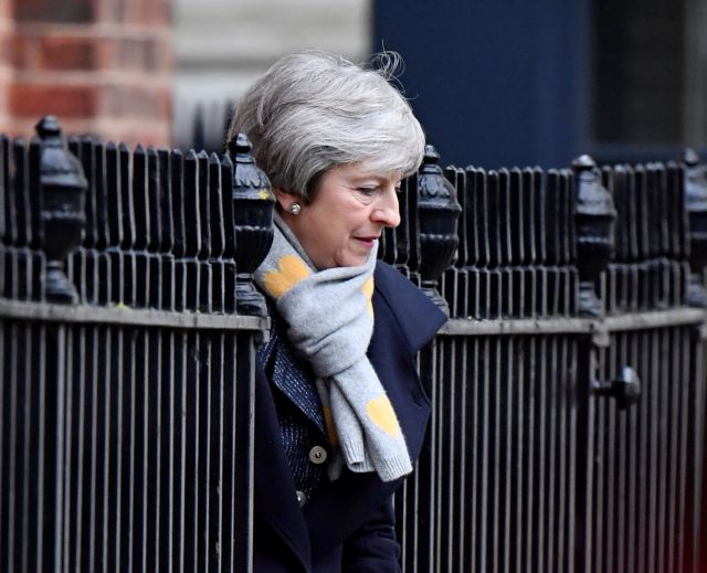 Με νέες προτάσεις για το Brexit στις Βρυξέλλες η Μέι