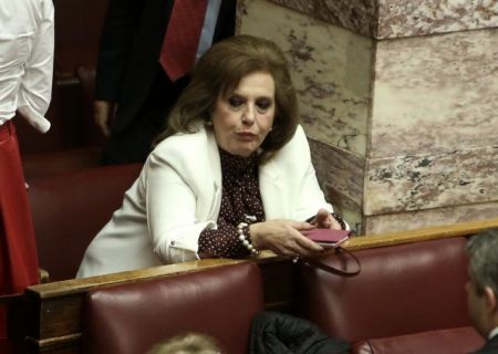 Μεγαλοοικονόμου μαινόμενη κατά πάντων: Εμένα με έχει βαφτίσει η Βέμπο…