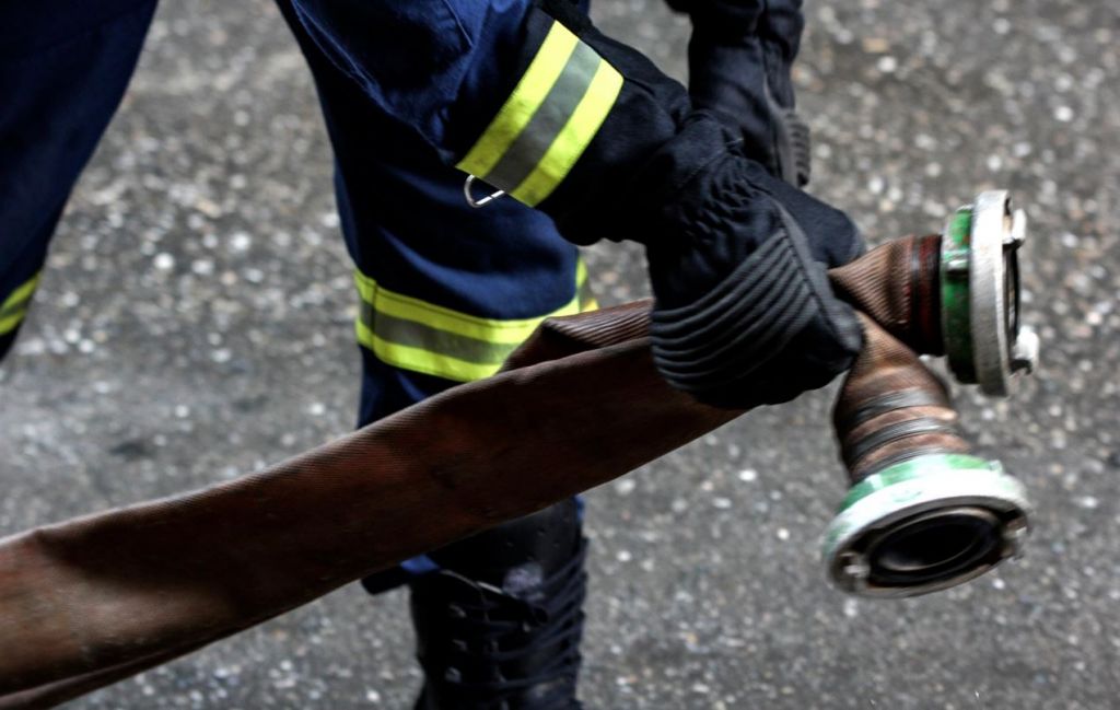 Θεσσαλονίκη: Φωτιά κοντά σε εμπορικό κέντρο