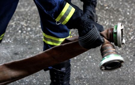 Θεσσαλονίκη: Φωτιά κοντά σε εμπορικό κέντρο