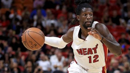 Ο σταρ του NBA Ουέιντ συνεχάρη τον Ουέμπερ για τον Ολυμπιακό