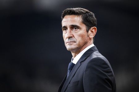 Οι άλλοι με κανόνια, ο Μανόλο με λιανοντούφεκα