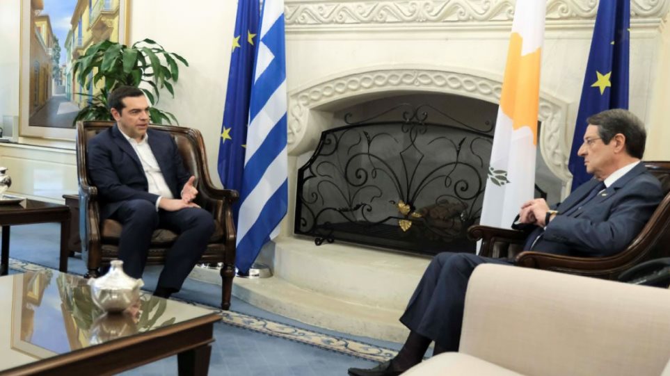 Ενημέρωση Αναστασιάδη από Τσίπρα για τις συνομιλίες με Ερντογάν