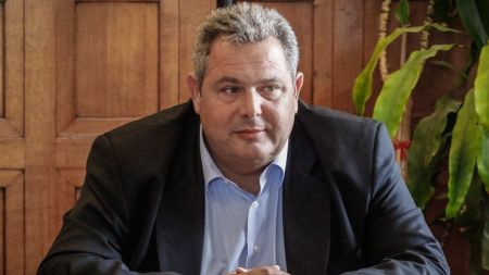 Το sms που προκάλεσε τη μήνυση Νικολόπουλου κατά Καμμένου