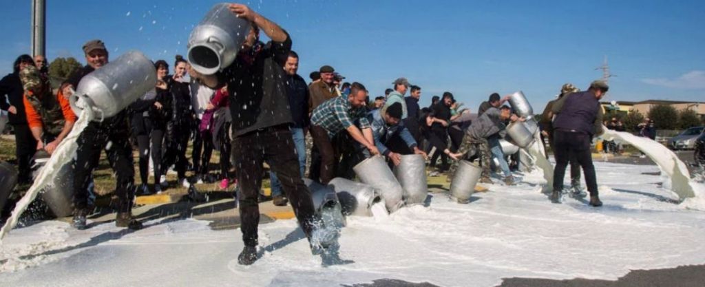 Αποκλεισμένη από… αγρότες η Κάλιαρι ενόψει Μίλαν! (vid)