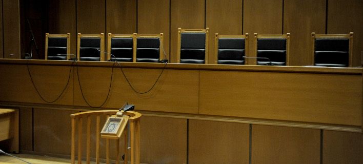 Με συνδρομή… Μπαμπινιώτη δικαστική απόφαση για τροχαίο