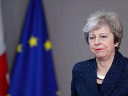 Brexit – Μέι: Θα ζητήσει χρόνο απο το βρετανικό κοινοβούλιο