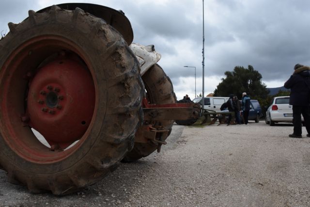 Αγρότες: Τα μπλόκα έφεραν την συνάντηση με την κυβέρνηση