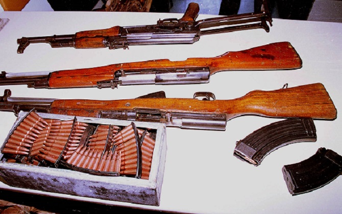 Αλβανία : Χιλιάδες όπλα και χειροβομβίδες στα χέρια πολιτών