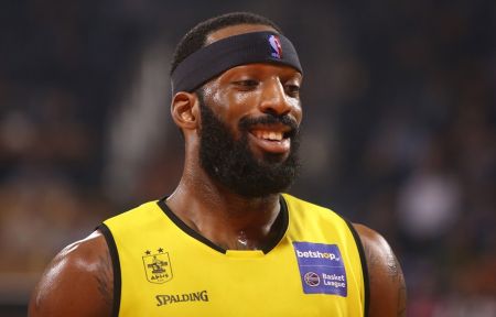 Άρης : Επέστρεψε από τις ΗΠΑ ο Λάκι Τζόουνς