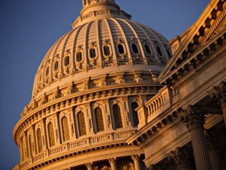 ΗΠΑ : Εγκρίθηκε το νομοσχέδιο του προϋπολογισμού από τη Γερουσία