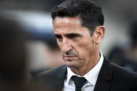 AEΚ: Το ψάχνει στο κέντρο ο Χιμένεθ