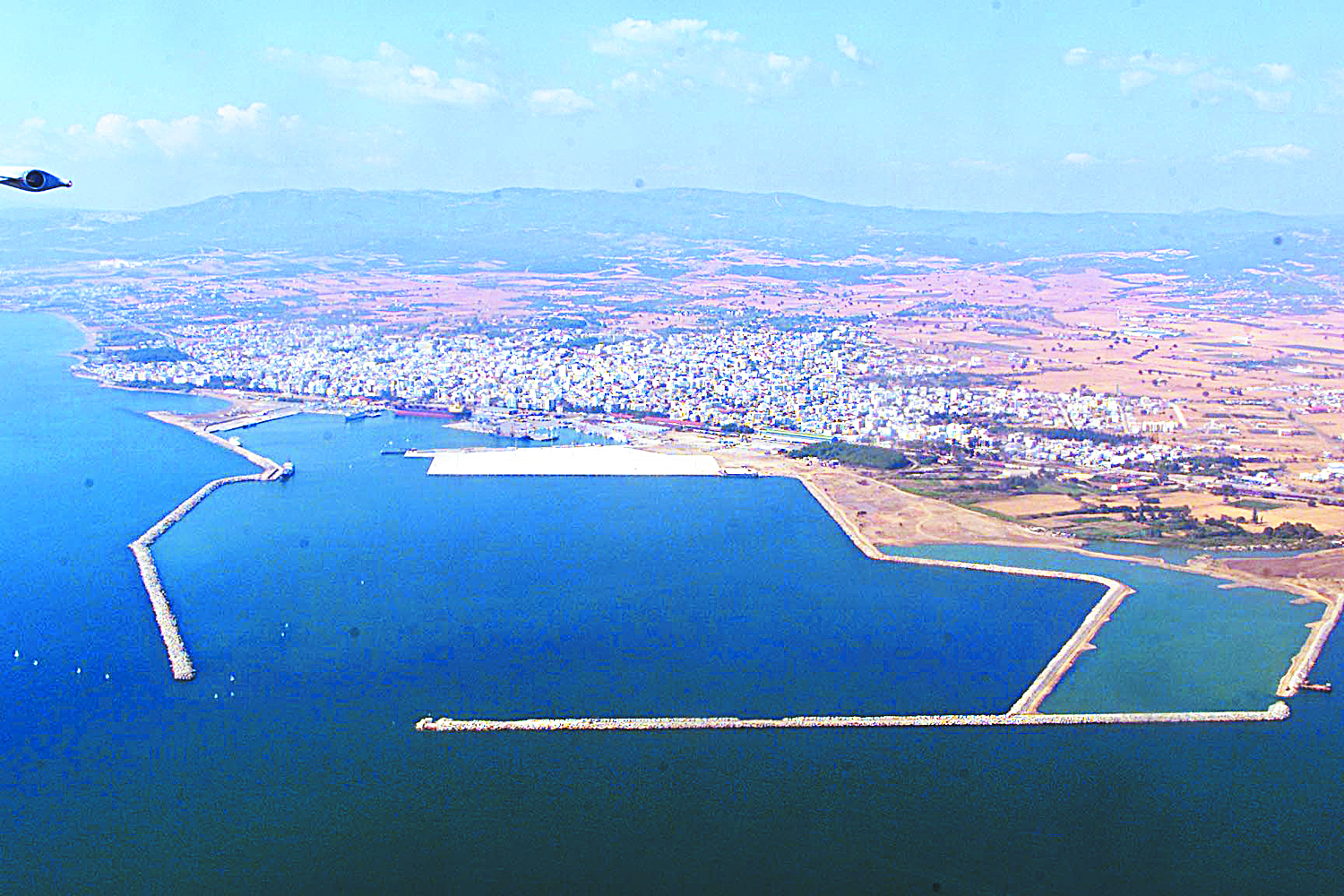 Αρχίζει η μάχη για την αξιοποίηση των 10 λιμανιών