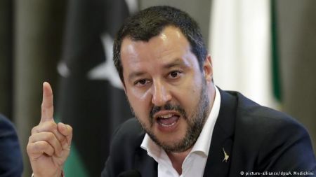 Aπίθανη θεωρείται παραπομπή του Σαλβίνι σε δίκη