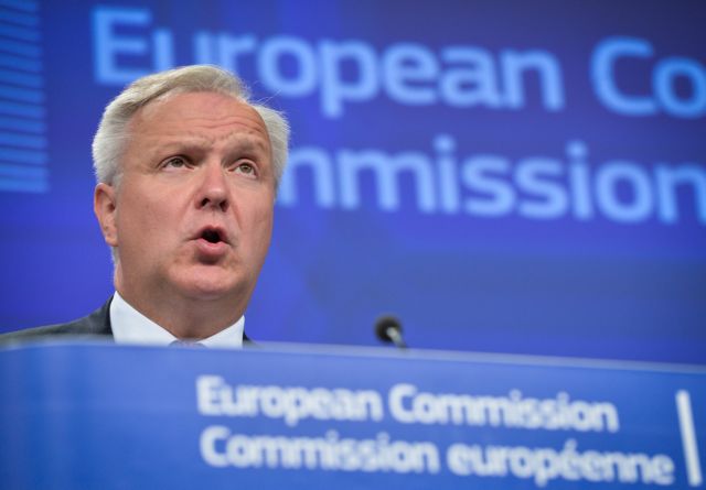 Όλι Ρεν: Εξασθενεί η οικονομία της ευρωζώνης