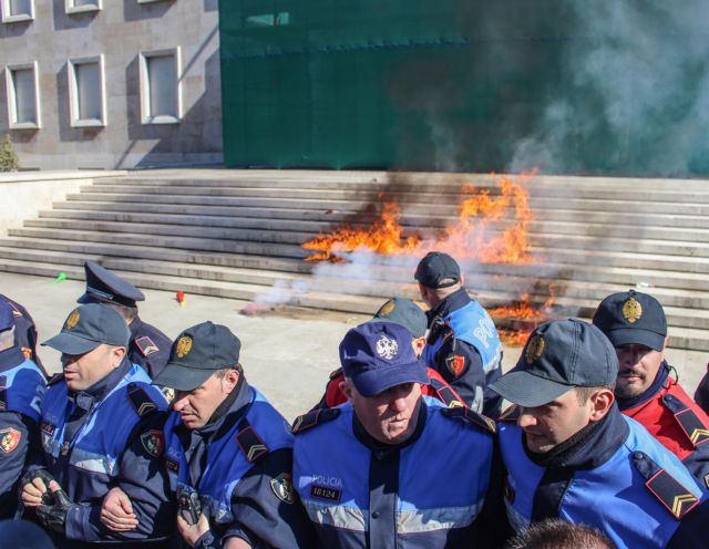 Αλβανία: Σε πολιτικό αναβρασμό η χώρα