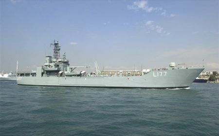 Συναγερμός από πυρκαγιά στον Ναύσταθμο Σαλαμίνας