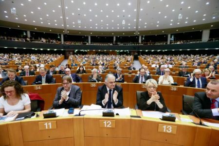 New Democracy trounces SYRIZA in new European Parliament poll