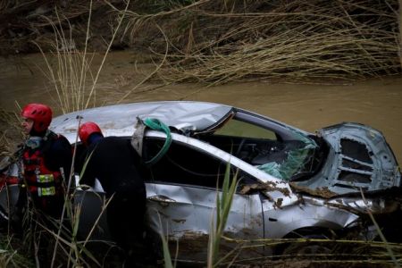 Θλίψη στην Κρήτη – Τελευταίο αντίο στην οικογένεια που πνίγηκε στον Γεροπόταμο