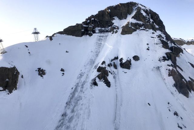 Αγωνία στην Ελβετία: Σε εξέλιξη οι έρευνες για τους σκιέρ που καταπλακώθηκαν από χιονοστιβάδα