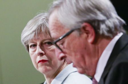 Νέο αδιέξοδο για το Brexit μετά τη συνάντηση Γιούνκερ – Μέι