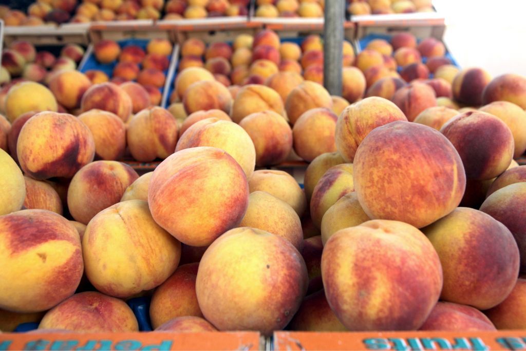 «Βάφτισαν» ελληνικά ροδάκινα για σερβικά και τα πουλούσαν στη Ρωσία