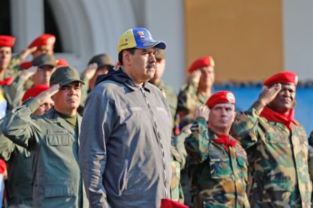 Μάχη επιβίωσης για Μαδούρο