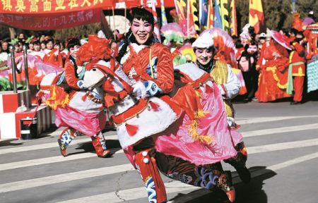 Περιορίζουν τον τουρισμό και τα ψώνια οι Κινέζοι