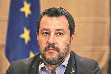 Προς ιστορική υποχώρηση Κεντροδεξιών – Σοσιαλιστών