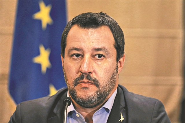 Προς ιστορική υποχώρηση Κεντροδεξιών – Σοσιαλιστών