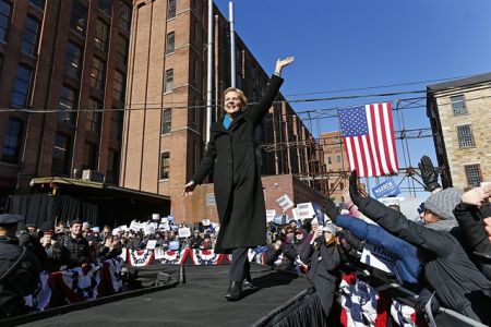Μπορούν οι Αμερικανοί να ψηφίσουν γυναίκα πρόεδρο;