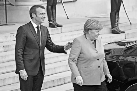 Το «θεϊκό σύνδρομο» του Μακρόν και το γερμανικό αεροπλανοφόρο