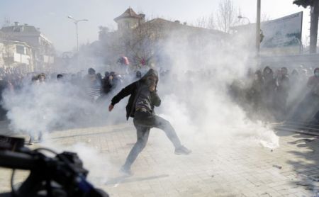 Αλβανία: Χιλιάδες διαδηλωτές απαιτούν την παραίτηση Ράμα