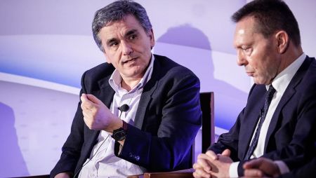 Ο Τσακαλώτος έπαθε… Στουρνάρα