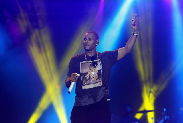 Κατηγορίες για παιδεραστία κατά του ράπερ R. Kelly – Κινδυνεύει ποινή κάθειρξης 70 ετών