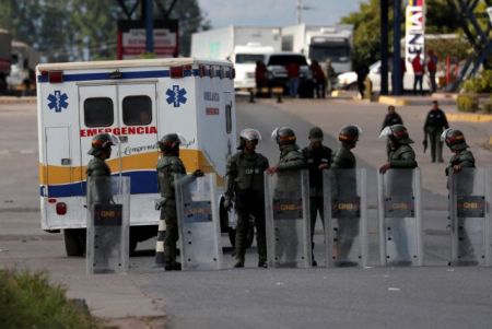 Εξελίξεις στη Βενεζουέλα : Κλείνουν τα σύνορα, ο Μπόλτον ακυρώνει ταξίδι