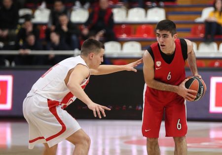 Ανατροπή και νίκη για Ολυμπιακό επί της Τσεντεβίτα