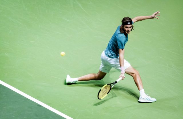 Ασταμάτητος ο Τσιτσιπάς, πέρασε στον τελικό της Μασσαλίας