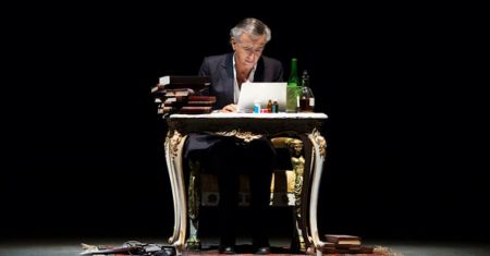 Η εφημερίδα «Τα Νέα» και ο Bernard Henry Levy, σας καλούν να συμμετάσχετε στην παρασταση «Looking for Europe»